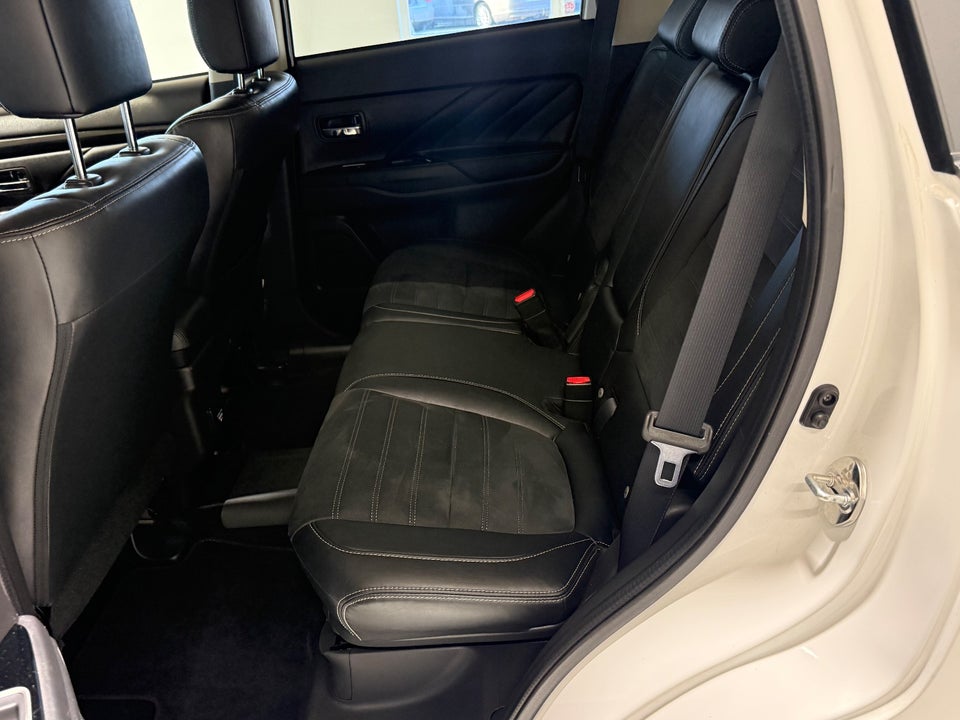 Mitsubishi Outlander 2,0 PHEV Instyle CVT 5d