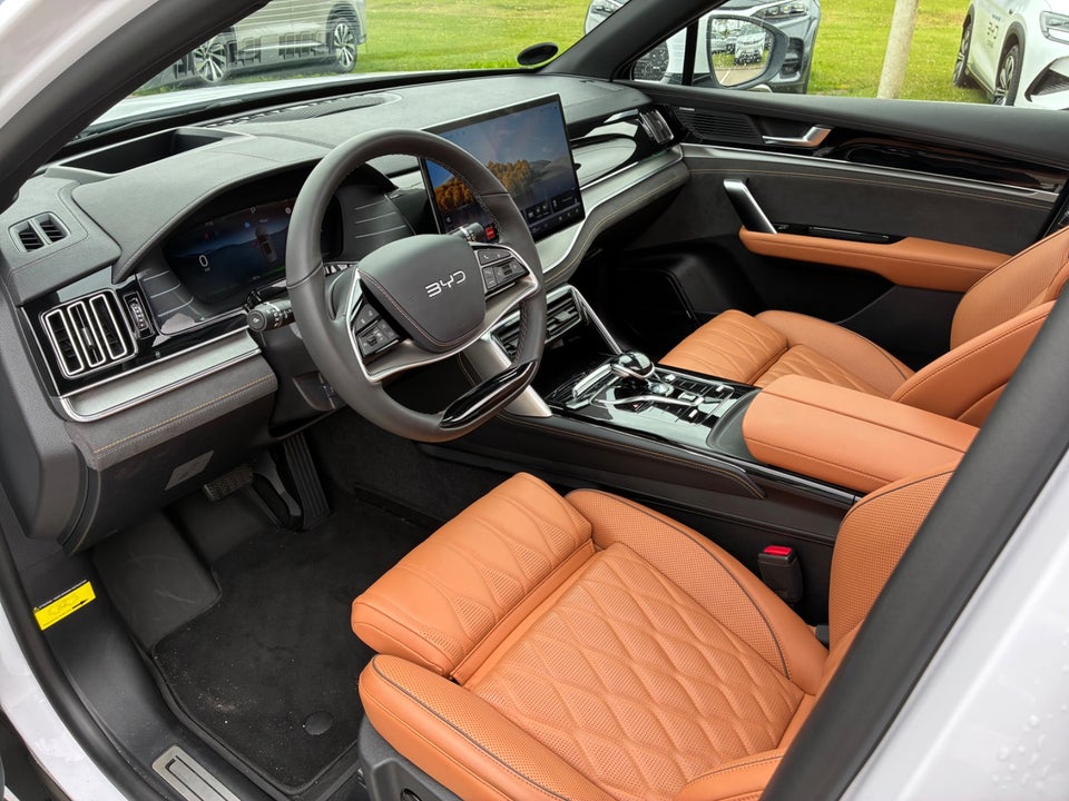 BYD Tang 109 Flagship AWD 7prs 5d