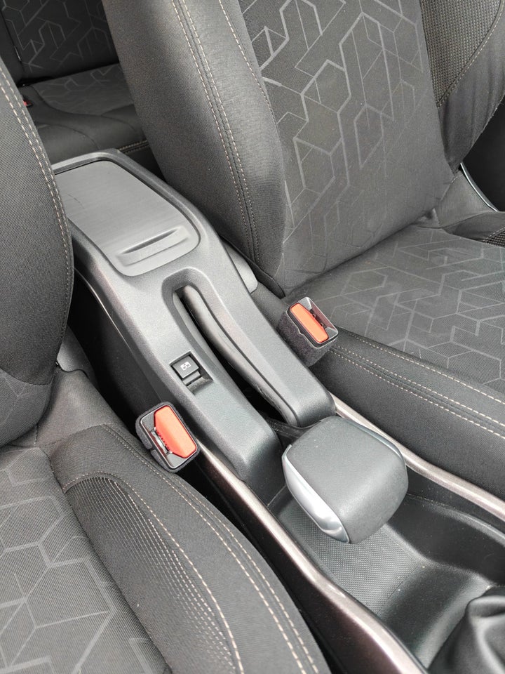 Peugeot 2008 1,2 VTi 82 Active Sky 5d