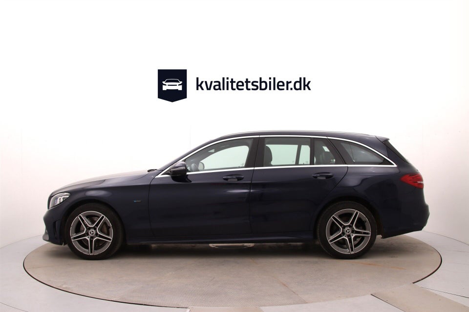 Mercedes C300 de 2,0 AMG Line stc. aut. 5d