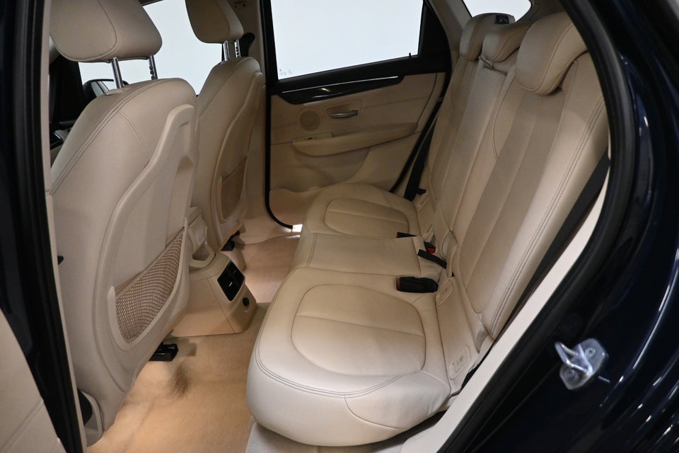BMW 218i 1,5 Active Tourer Luxury Line aut. 5d