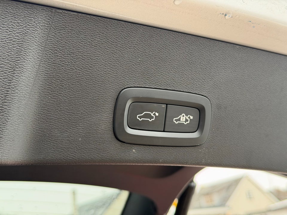 Volvo XC40 ReCharge Extended Range Core 5d