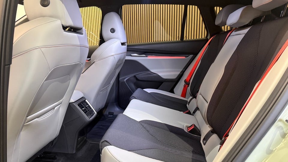 Skoda Elroq 85 iV Lodge 5d
