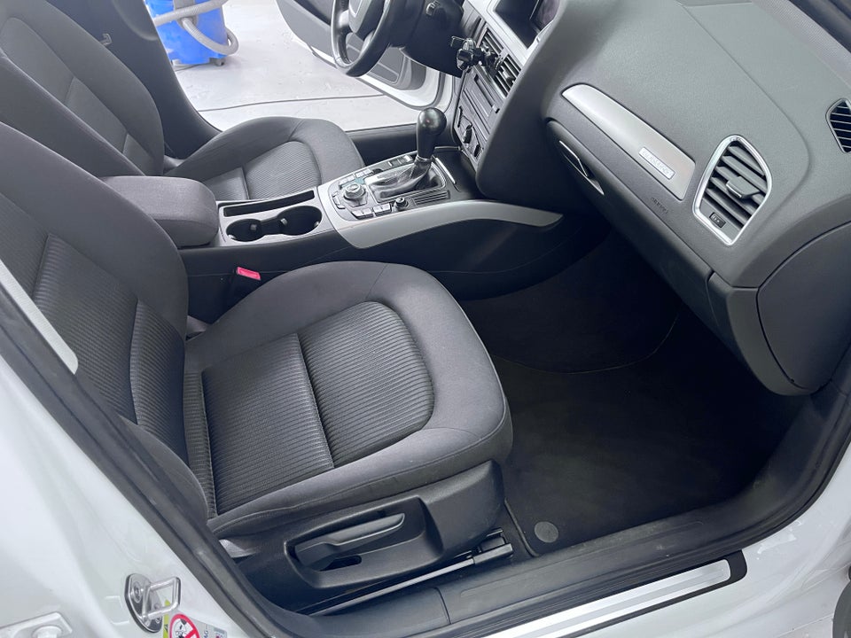 Audi A4 2,0 TFSi 211 quattro S-tr. 4d