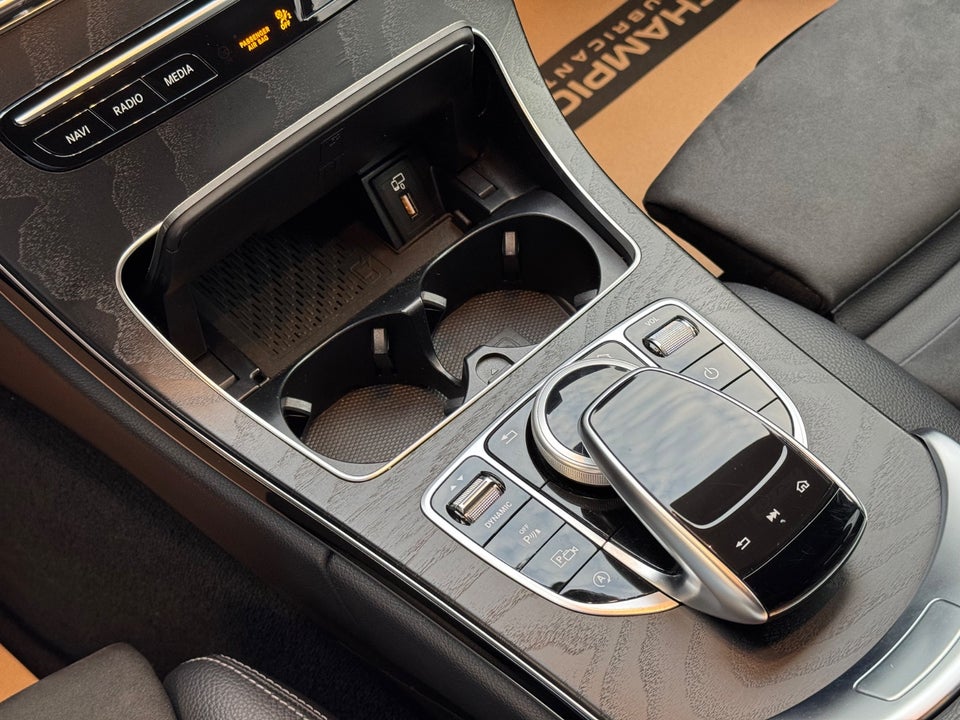 Mercedes C300 d 2,0 AMG Line stc. aut. 5d