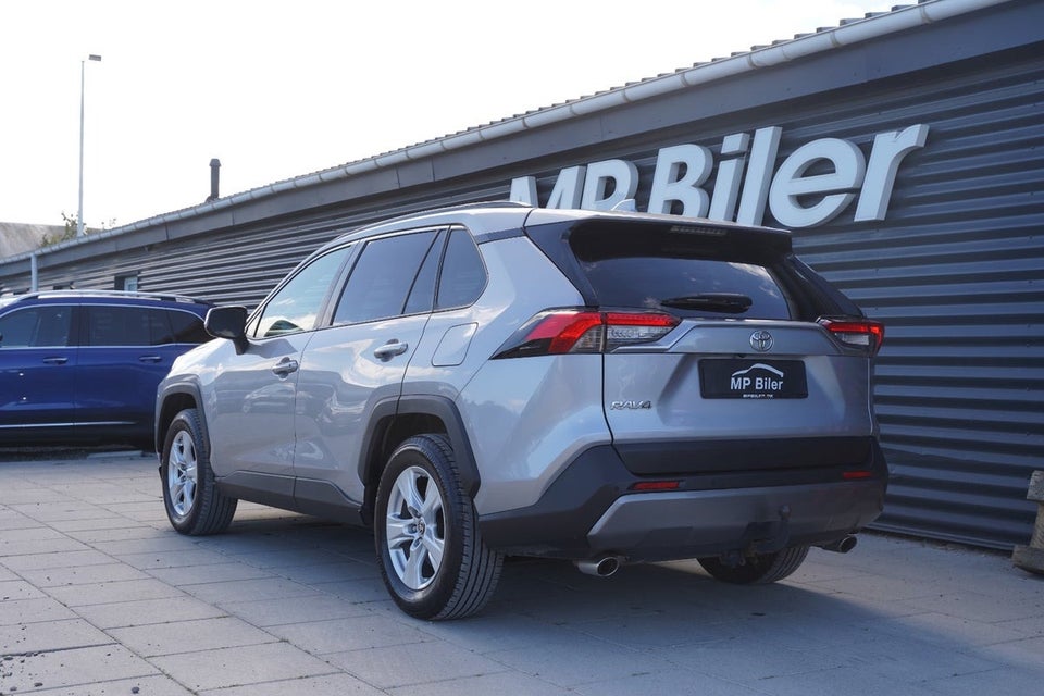 Toyota RAV4 2,0 T3 Comfort e-CVT 5d