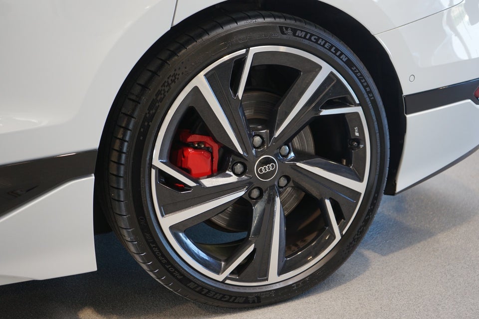 Audi A6 e-tron S-line plus performance Avant 5d