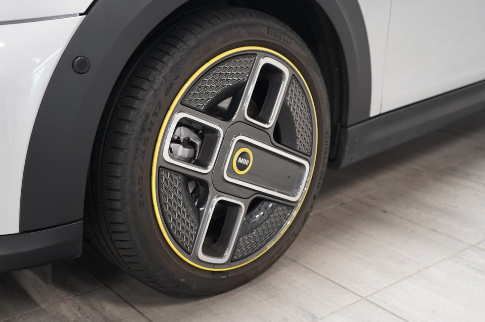 MINI Cooper SE Electric Trim 3d