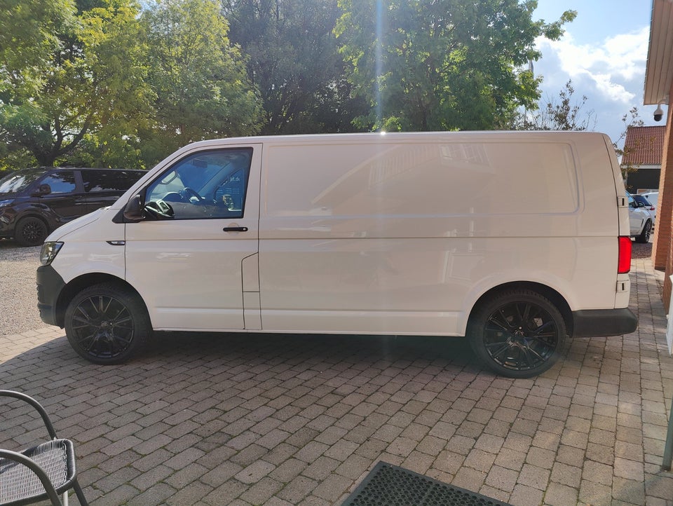 VW Transporter 2,0 TDi 150 Kassevogn DSG lang