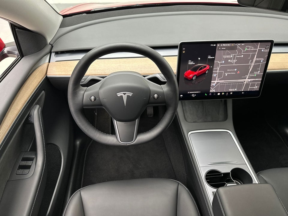 Tesla Model Y Long Range AWD 5d