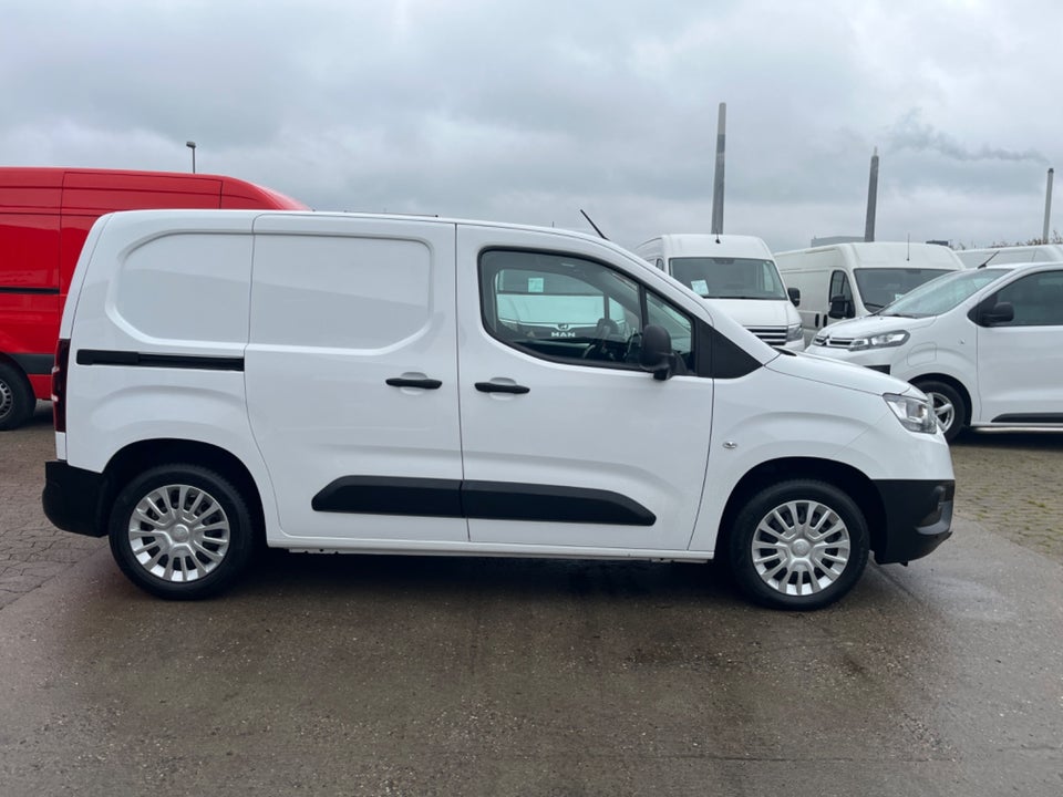 Toyota ProAce City 1,5 D 130 Medium Comfort aut. 6d