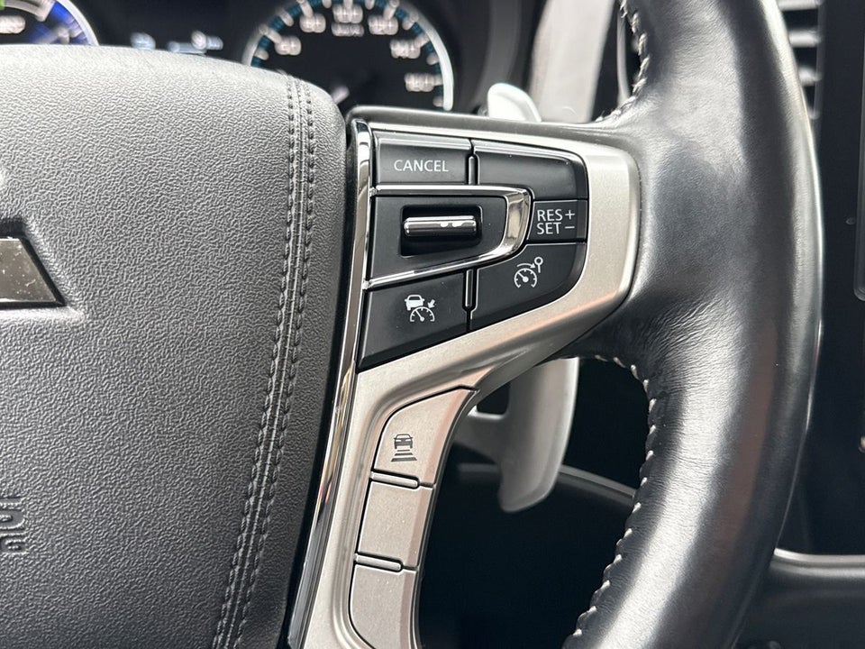 Mitsubishi Outlander 2,4 PHEV Intense CVT 4WD 5d