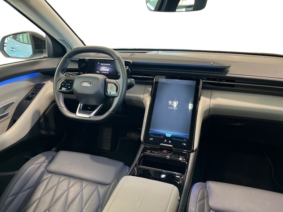 Ford Explorer 82 Premium Extended Range 5d