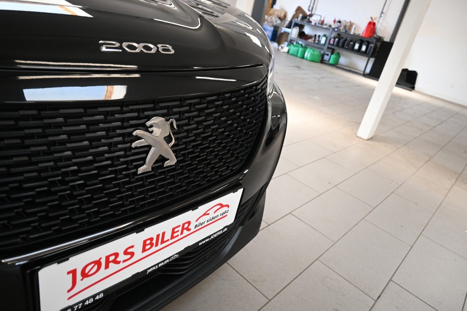 Peugeot 2008 1,2 PureTech 100 Selection 5d