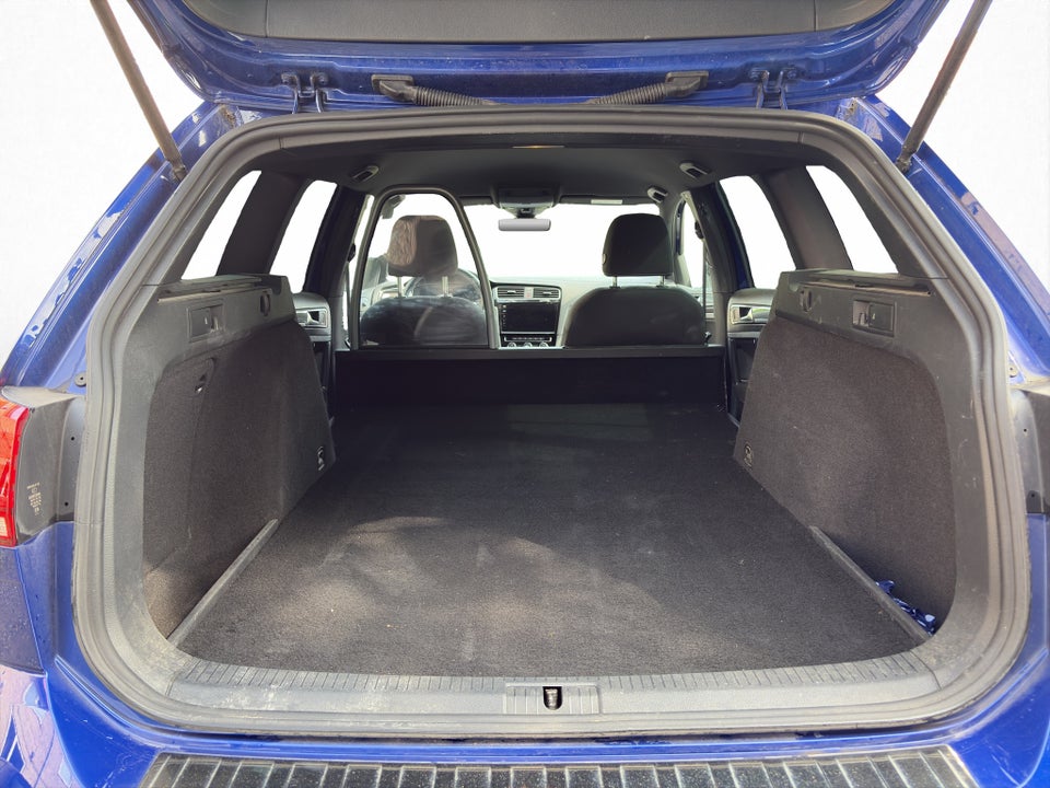 VW Golf VII 1,5 TSi 150 R-line DSG Van 5d