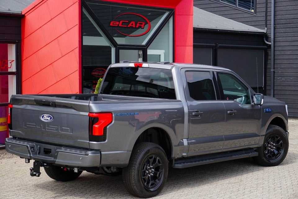 Ford F-150 Lightning XLT Standard Range 4d