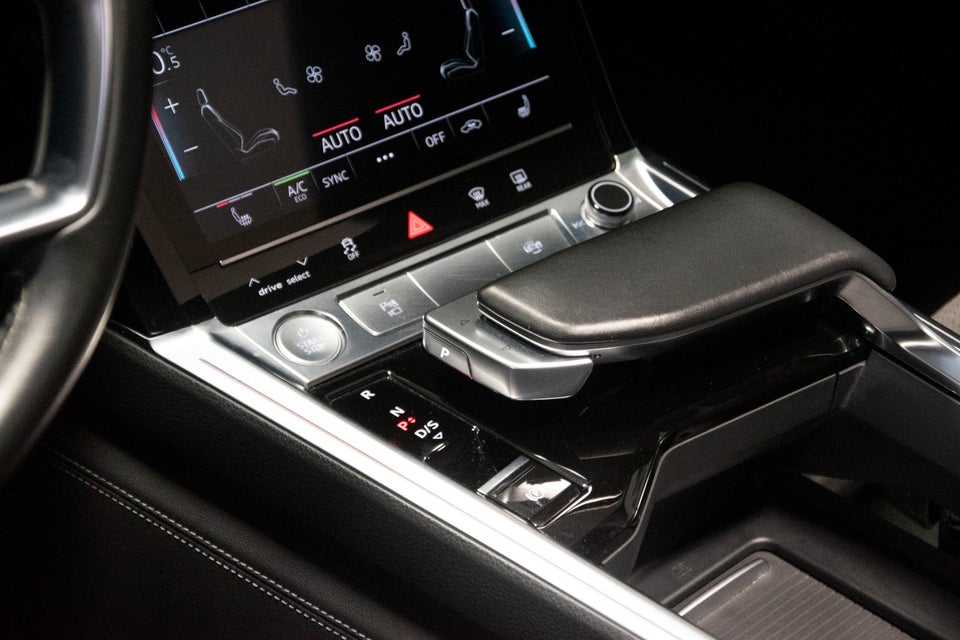Audi e-tron 55 quattro 5d