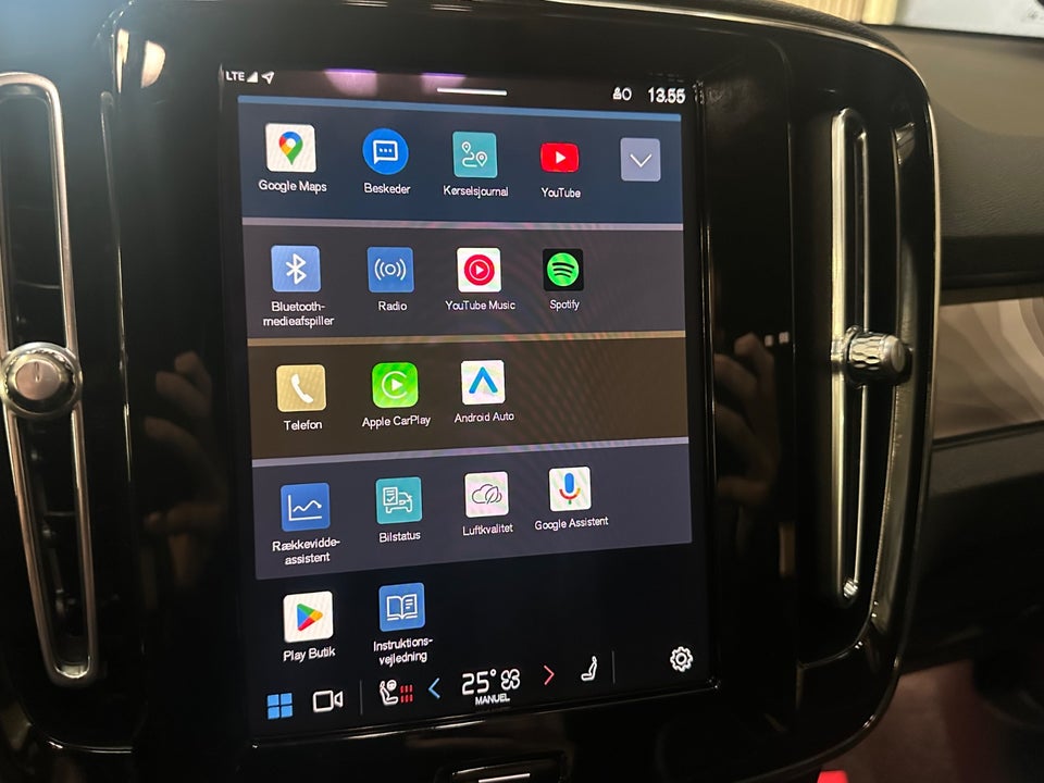 Volvo XC40 ReCharge Extended Range Plus 5d