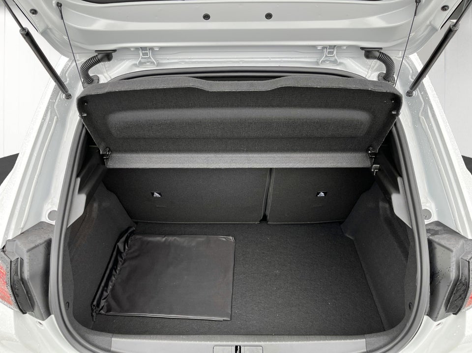 Peugeot e-208 54 GT Pack 5d