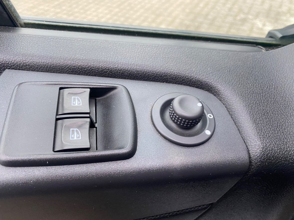 Renault Trafic T29 2,0 dCi 145 L2H1