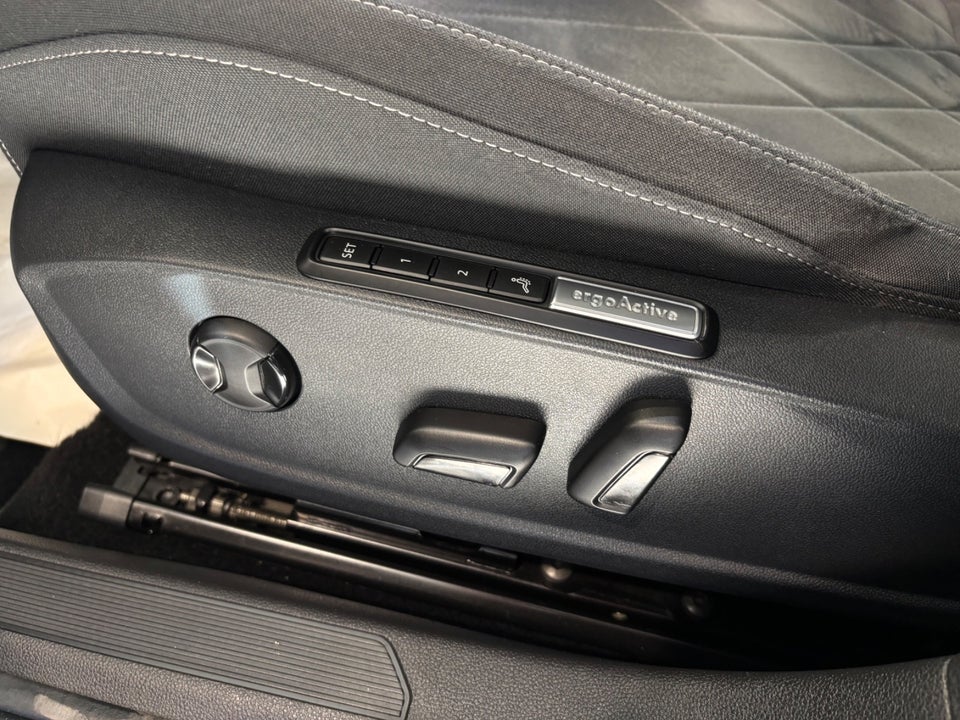 VW Golf VIII 1,5 eTSi 150 Style DSG 5d