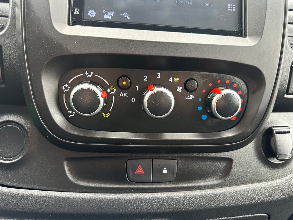 Renault Trafic T29 2,0 dCi 145 L2H2