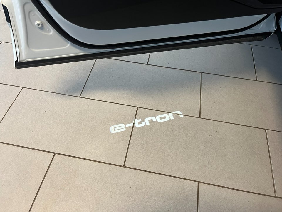 Audi e-tron 55 S-line quattro 5d