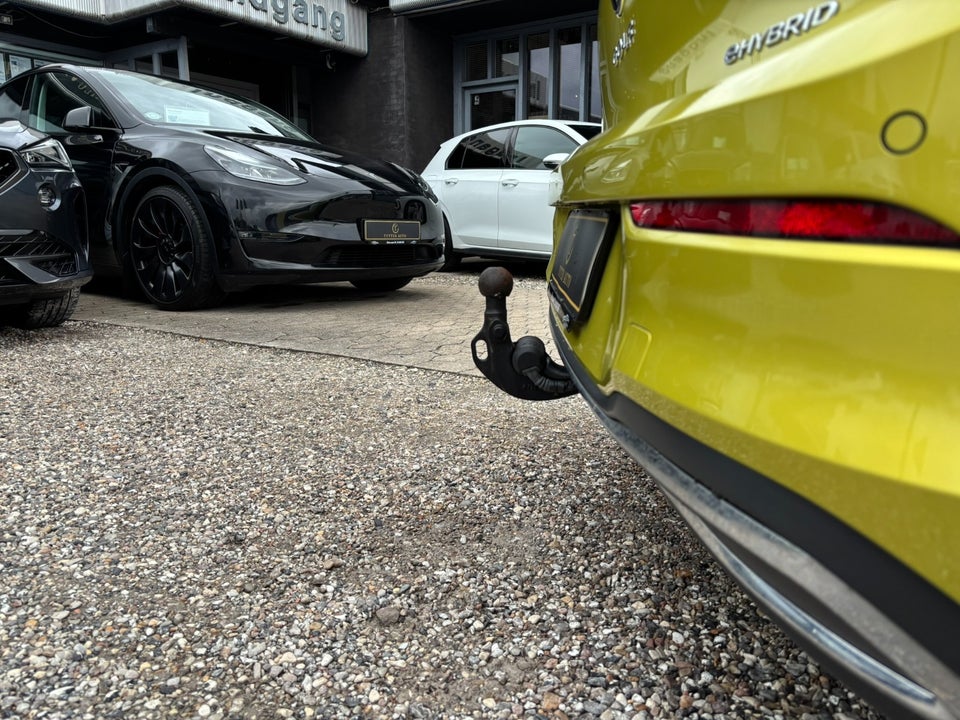 VW Golf VIII 1,4 eHybrid DSG 5d