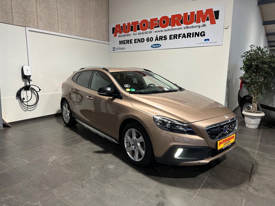 Volvo V40 CC 2,0 D3 150 Momentum aut. Van 5d