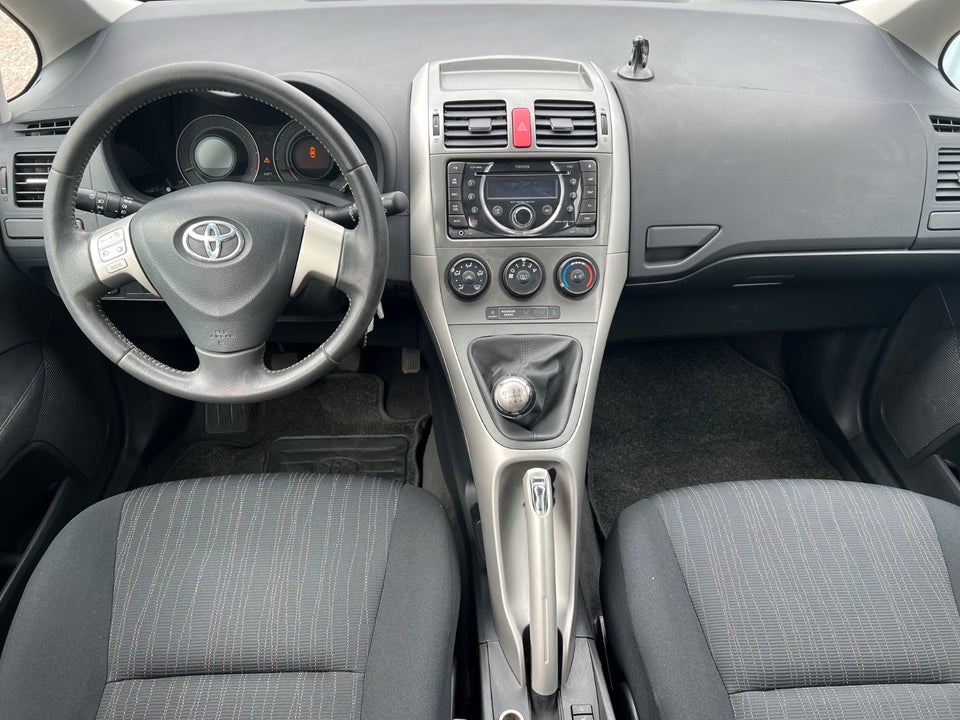 Toyota Auris 1,6 TX 5d