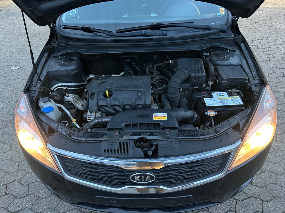 Kia Ceed 1,6 CVVT Exclusive Fashion SW 5d