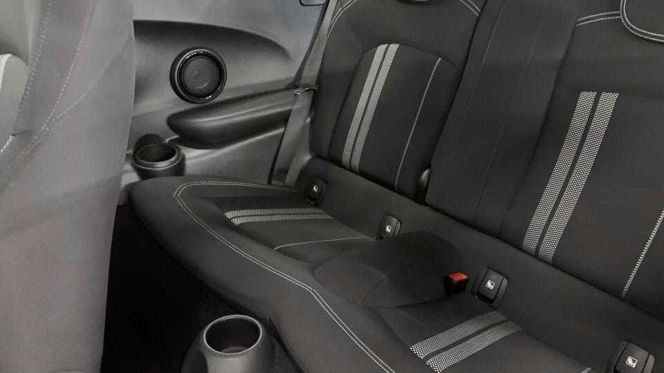 MINI Cooper SE Essential 3d