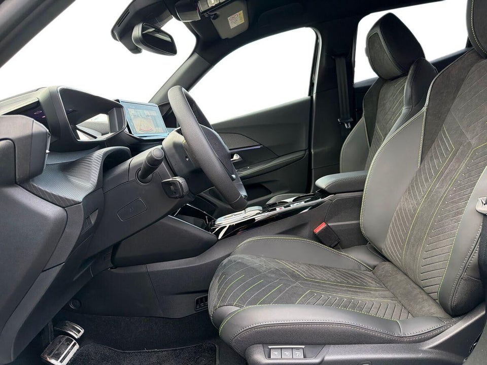 Peugeot e-2008 54 GT 5d