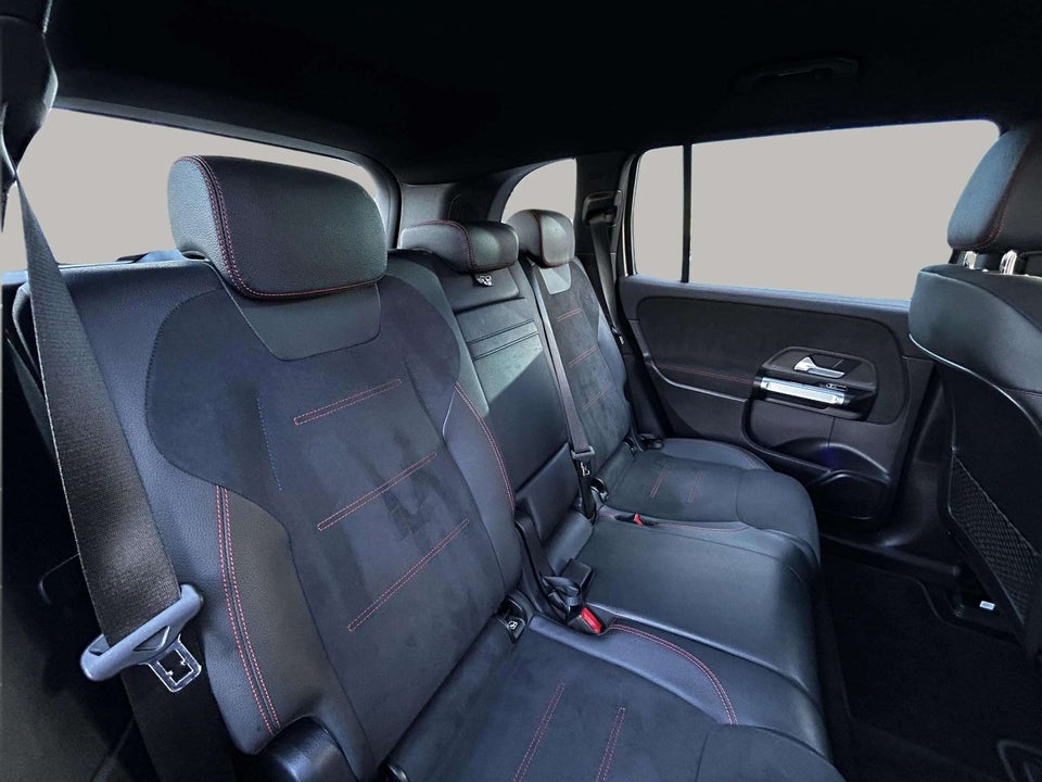 Mercedes EQB250 AMG Line 5d