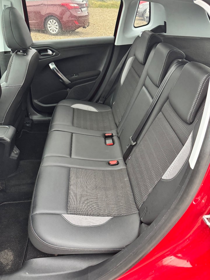 Peugeot 2008 1,6 BlueHDi 100 Allure Sky 5d