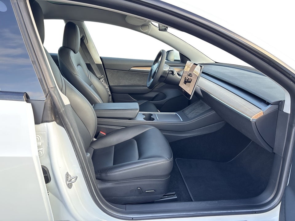 Tesla Model 3 RWD 4d