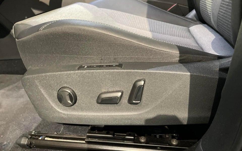 Skoda Enyaq 80 iV Selection Suite 5d