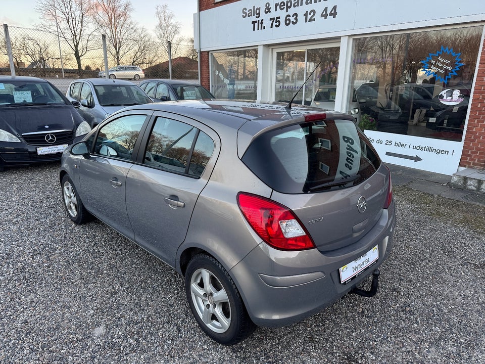 Opel Corsa 1,0 12V Enjoy 5d