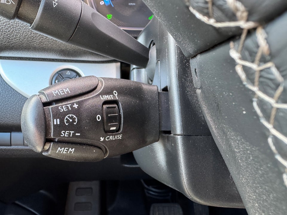 Peugeot e-Expert 75 L2 Plus Van