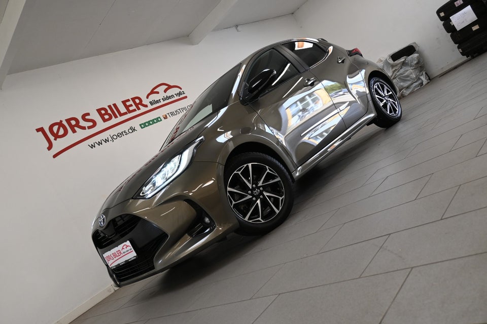 Toyota Yaris 1,5 Hybrid Style e-CVT 5d