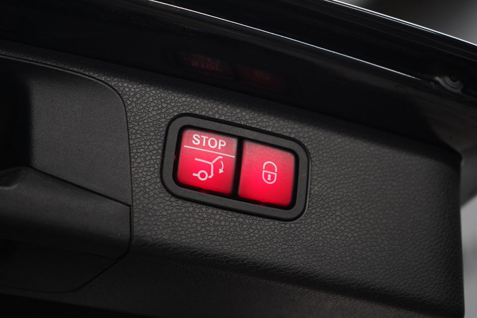 Mercedes E300 e 2,0 AMG Line stc. aut. 5d