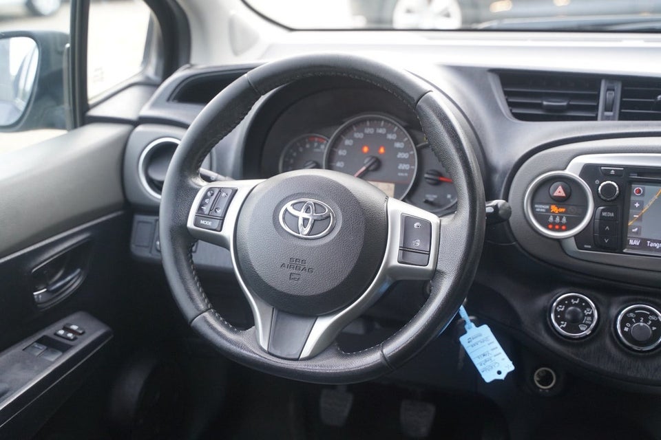 Toyota Yaris 1,3 VVT-i T2 5d