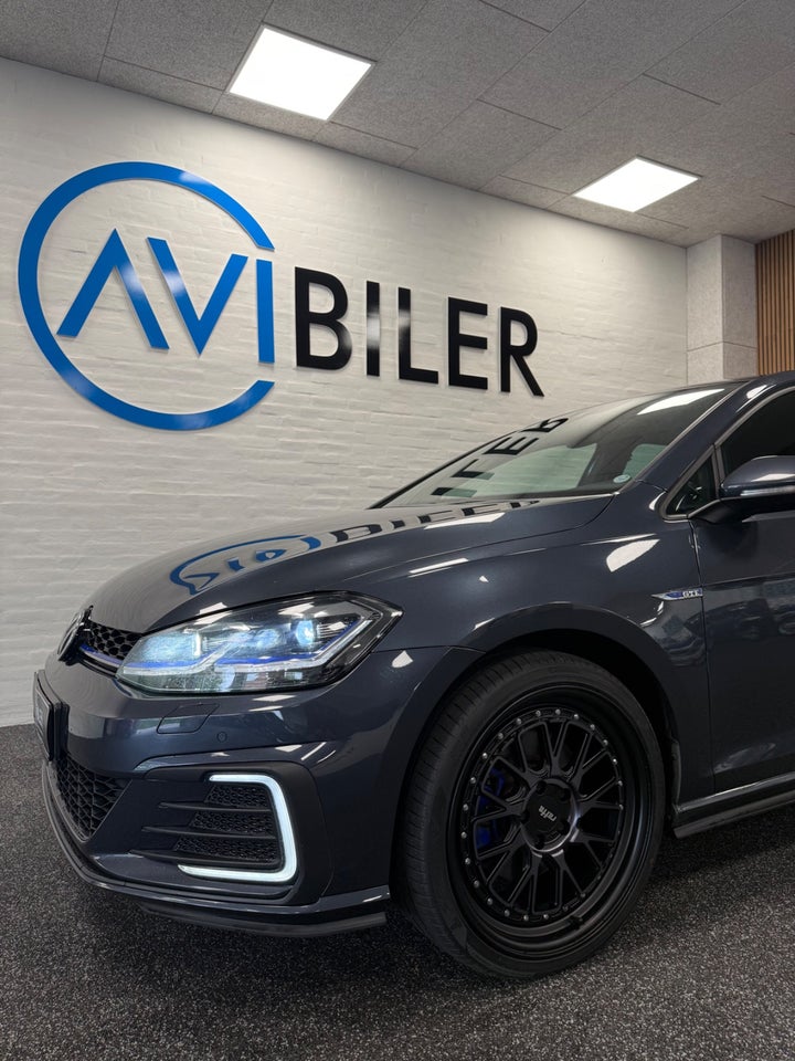 VW Golf VII 1,4 GTE DSG 5d