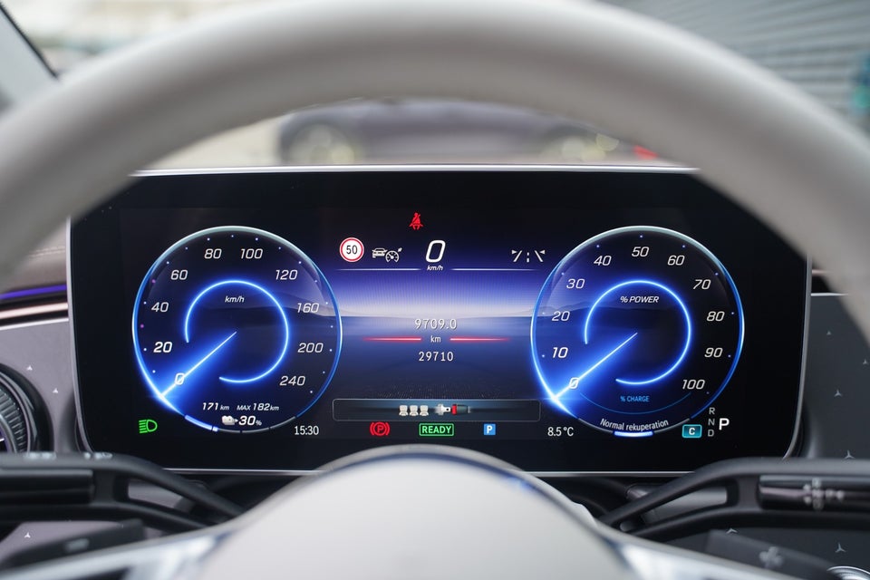 Mercedes EQE300 Avantgarde 4d