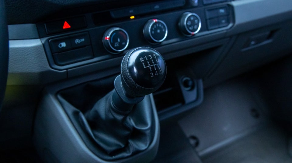 VW Crafter 35 2,0 TDi 102 Kassevogn L3H2