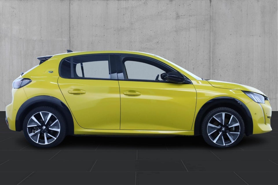 Peugeot e-208 50 GT 5d