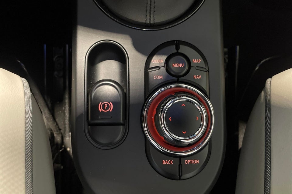 MINI Cooper SE Maximise 3d