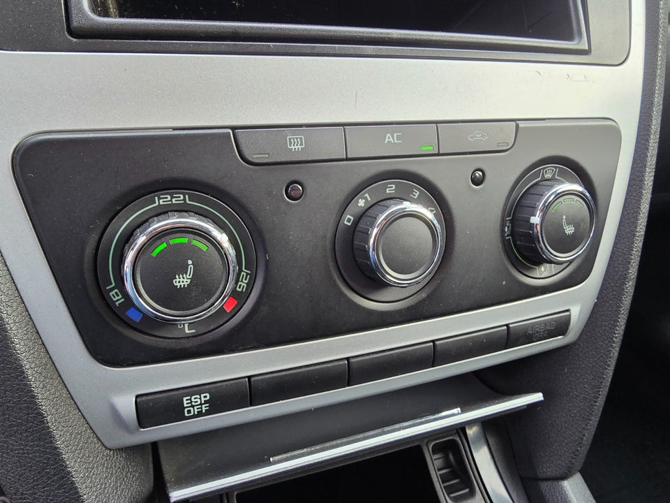 Skoda Octavia 1,8 TSi 160 Ambiente Combi 5d