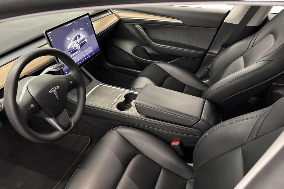 Tesla Model 3 Long Range AWD 4d