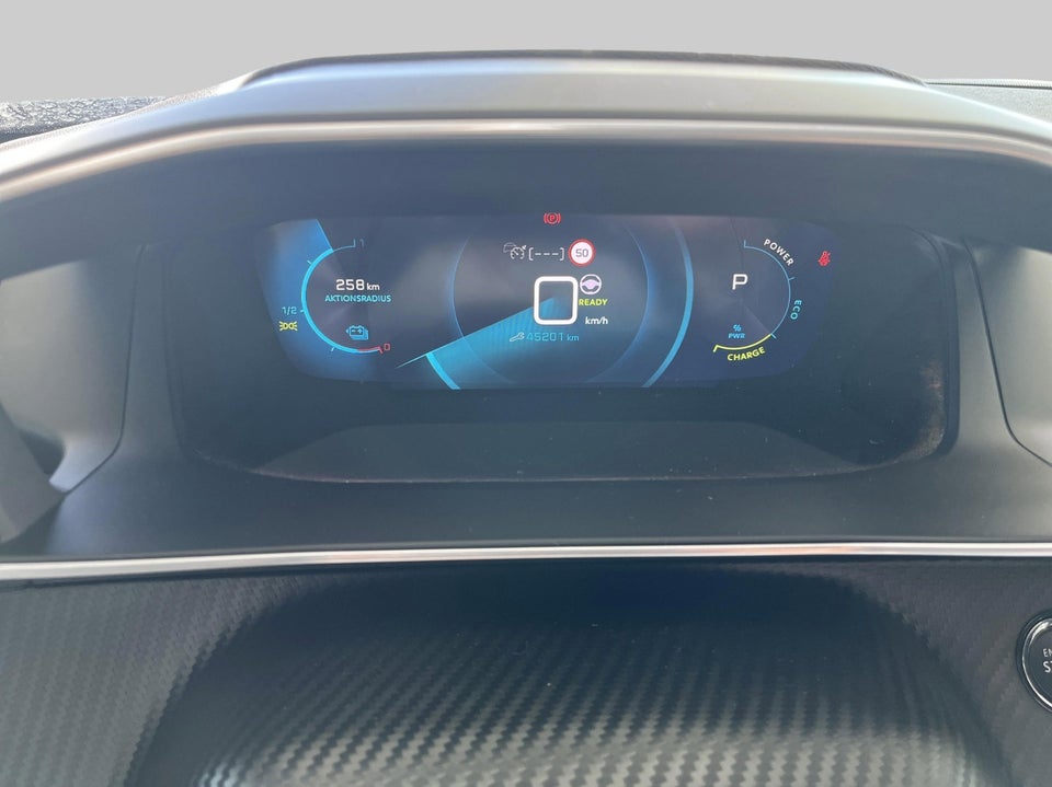 Peugeot e-2008 50 GT Sky 5d